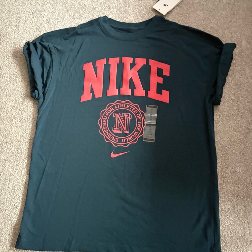 Nike Sportswear Essentials Oversized Tee - Picture 2 of 3